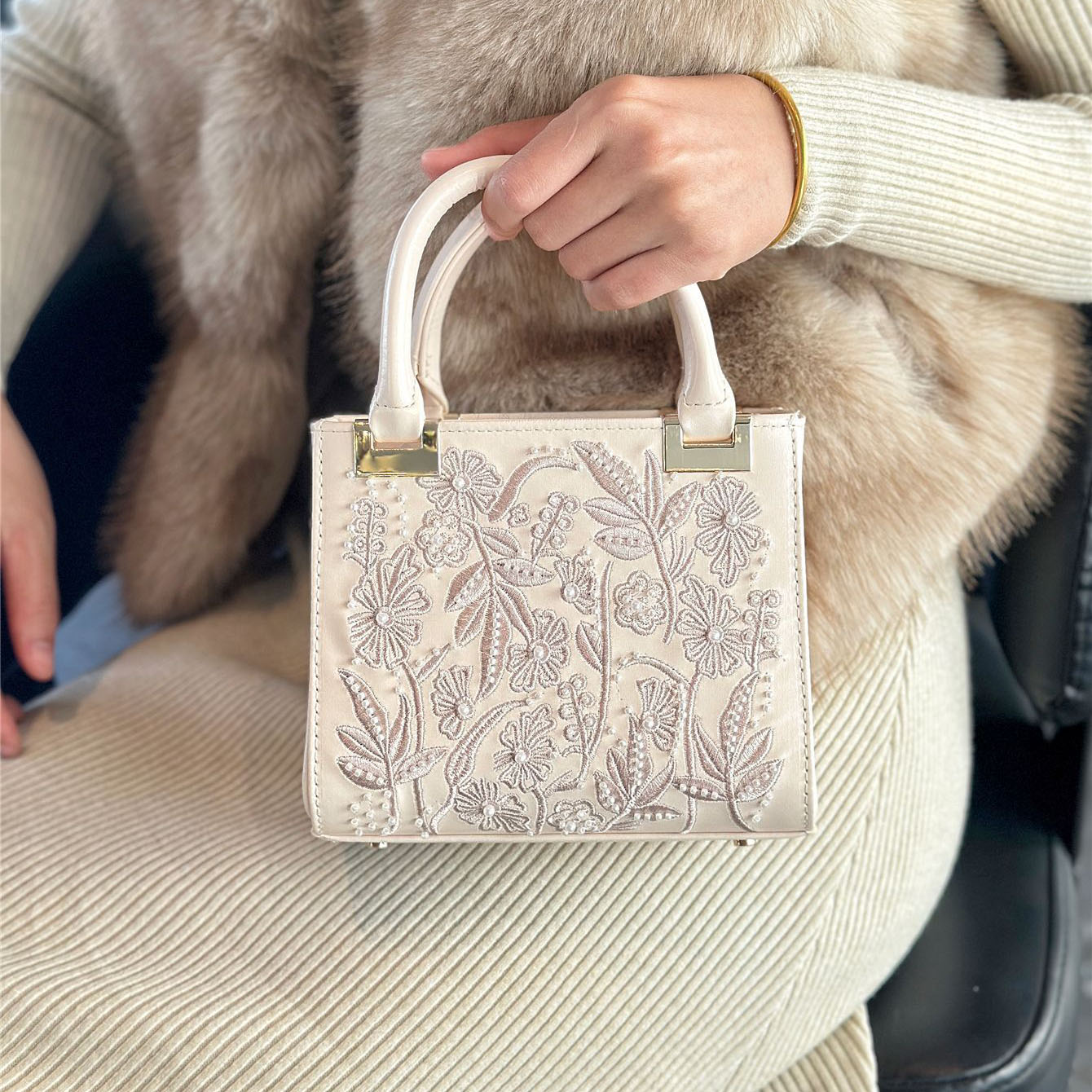 French Street Fashion - Flower Embroidery Women's Handbag French Elegant